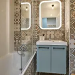 Au Celadon Parking Gratuit, Wifi, Terrasse, Piscine