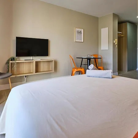 Au Celadon Parking Gratuit, Wifi, Terrasse, Piscine Apartmán