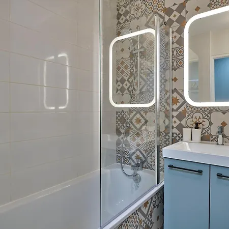 Au Celadon Parking Gratuit, Wifi, Terrasse, Piscine * Carcassonne