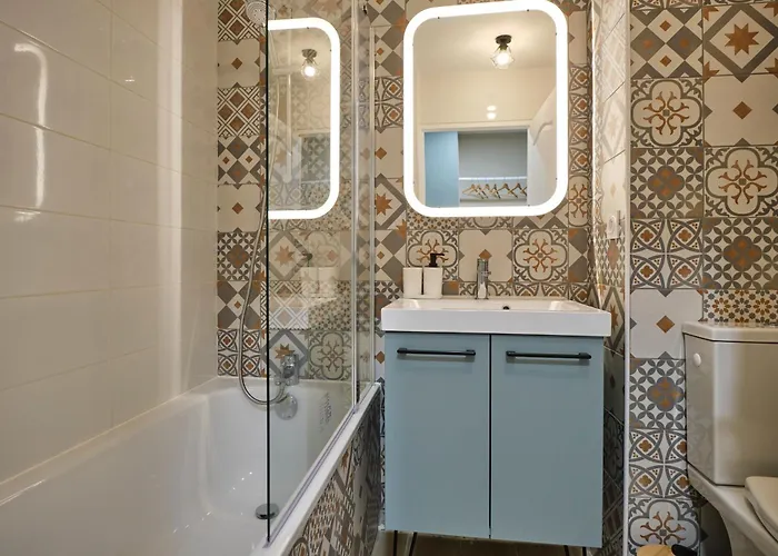 Au Celadon Parking Gratuit, Wifi, Terrasse, Piscine